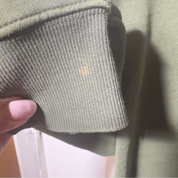 Aritiza TNA Sweater Green Women Size M - Picture 9 of 10